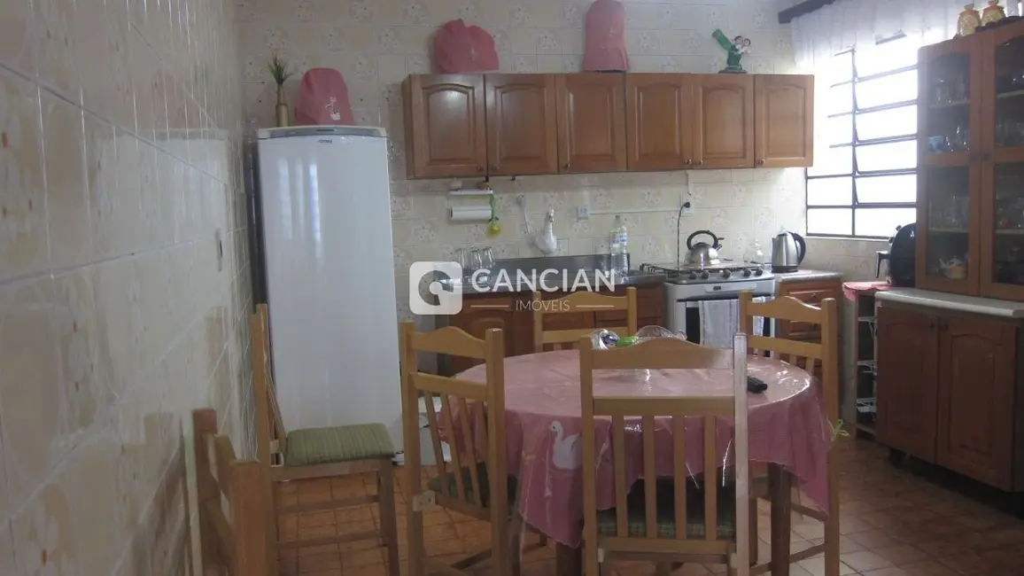Foto 5 de Casa com 3 quartos à venda, 185m2 em Nossa Senhora das Dores, Santa Maria - RS