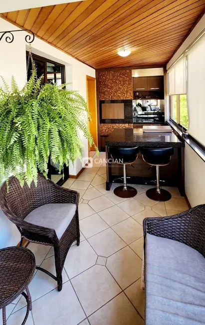 Foto 6 de Apartamento com 3 quartos à venda, 199m2 em Nossa Senhora das Dores, Santa Maria - RS