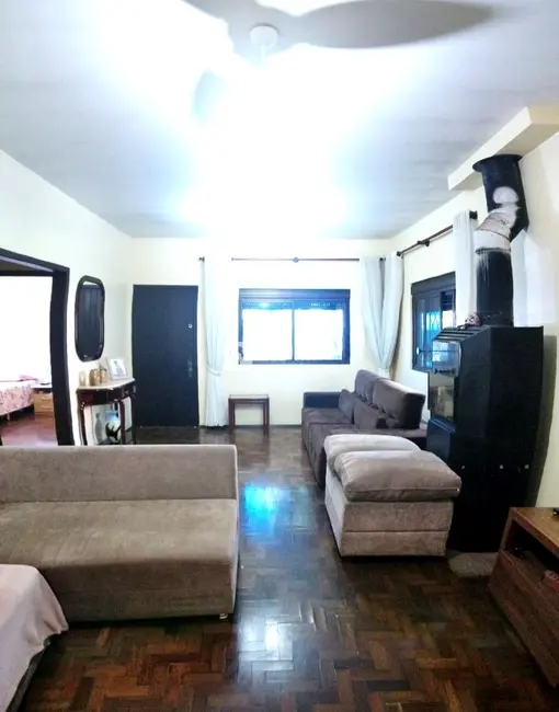 Casa com 3 quartos à venda, 243m2 em Presidente João Goulart, Santa Maria - RS - imagem 5 Foto 5 de Casa com 3 quartos à venda, 243m2 em Presidente João Goulart, Santa Maria - RS