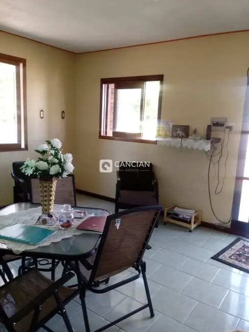 Foto 3 de Casa com 3 quartos à venda, 213m2 em Presidente João Goulart, Santa Maria - RS