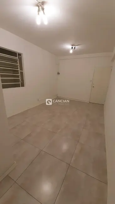 Foto 4 de Sala Comercial para alugar, 40m2 em Bonfim, Santa Maria - RS