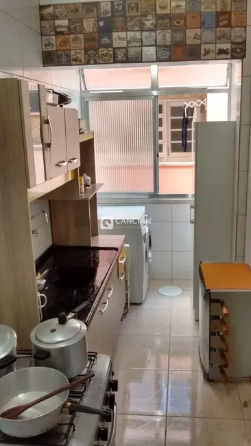 Apartamento com 1 quarto à venda, 40m2 em Passo da Areia, Porto Alegre - RS - imagem 5 Foto 5 de Apartamento com 1 quarto à venda, 40m2 em Passo da Areia, Porto Alegre - RS