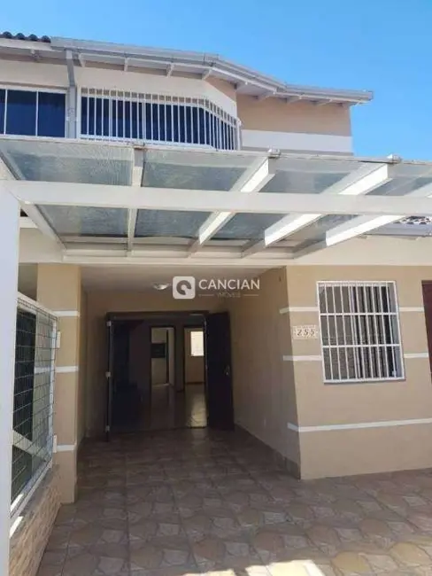 Foto 1 de Casa com 4 quartos à venda, 121m2 em Centro, Tramandai - RS