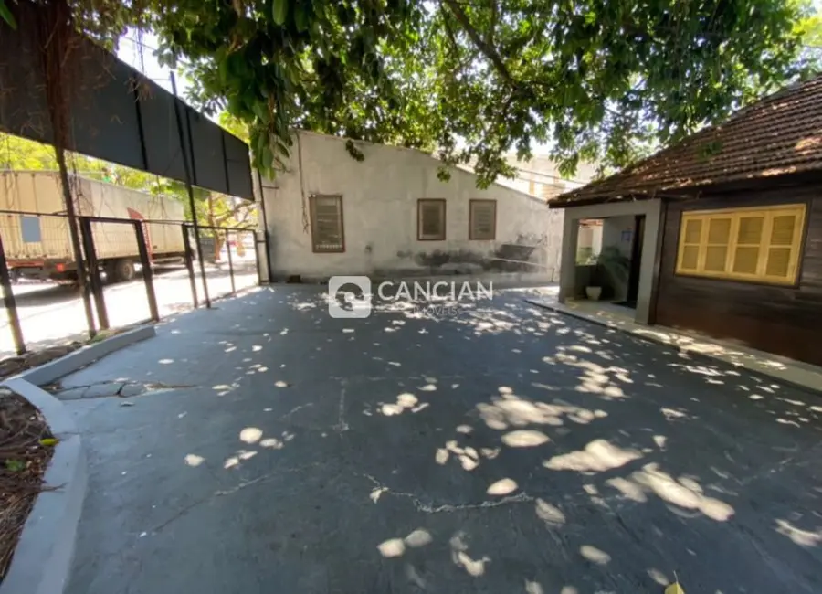 Foto 4 de Terreno / Lote à venda, 1026m2 em Nossa Senhora Medianeira, Santa Maria - RS