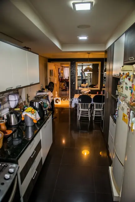 Foto 9 de Apartamento com 4 quartos à venda, 187m2 em Nossa Senhora Medianeira, Santa Maria - RS