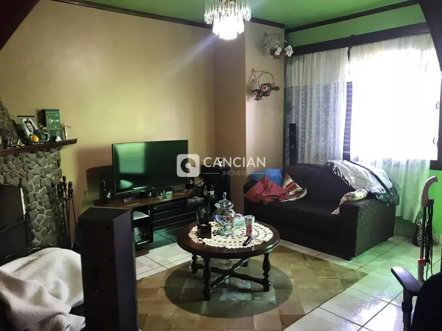 Foto 2 de Casa com 4 quartos à venda, 305m2 em Itararé, Santa Maria - RS