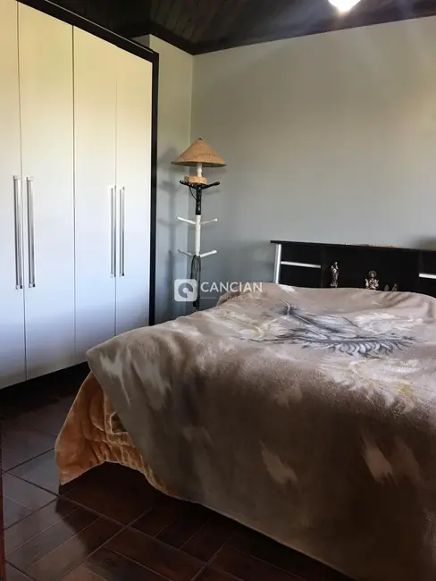 Foto 9 de Casa com 4 quartos à venda, 305m2 em Itararé, Santa Maria - RS