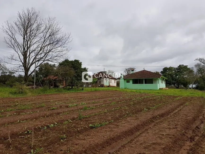 Casa com 3 quartos à venda, 215m2 em Santa Maria - RS - imagem 7 Foto 7 de Casa com 3 quartos à venda, 215m2 em Santa Maria - RS