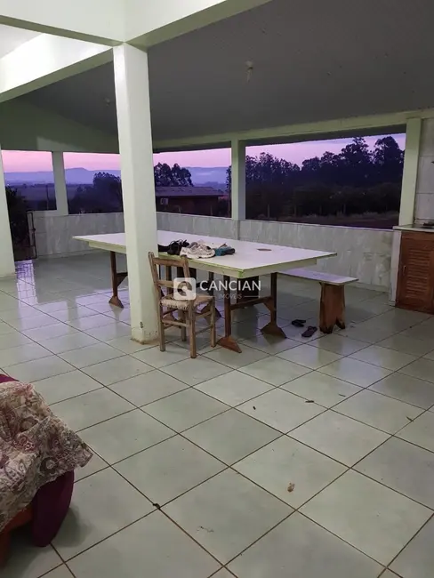Casa com 3 quartos à venda, 215m2 em Santa Maria - RS - imagem 5 Foto 5 de Casa com 3 quartos à venda, 215m2 em Santa Maria - RS