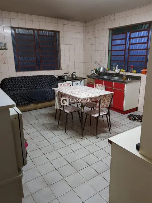 Foto 2 de Casa com 3 quartos à venda, 215m2 em Santa Maria - RS