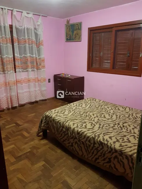 Casa com 3 quartos à venda, 215m2 em Santa Maria - RS - imagem 4 Foto 4 de Casa com 3 quartos à venda, 215m2 em Santa Maria - RS