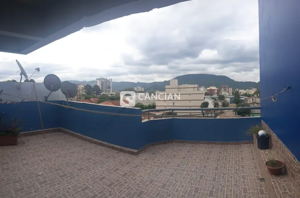 Foto 2 de Cobertura com 4 quartos à venda, 230m2 em Camobi, Santa Maria - RS