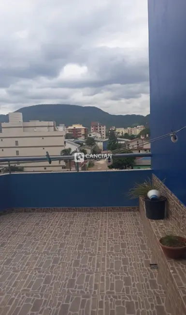 Cobertura com 4 quartos à venda, 230m2 em Camobi, Santa Maria - RS - imagem 3 Foto 3 de Cobertura com 4 quartos à venda, 230m2 em Camobi, Santa Maria - RS