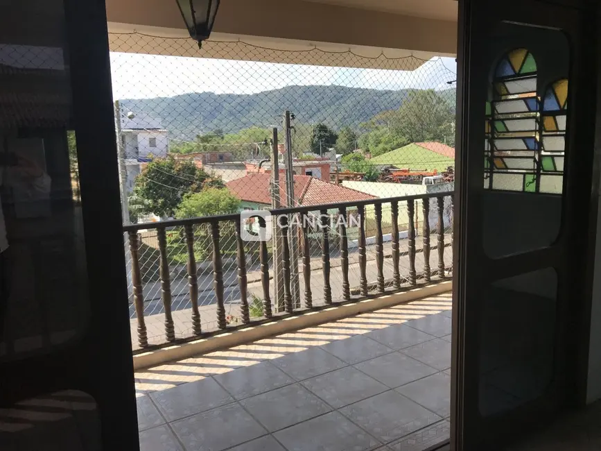 Casa com 3 quartos à venda, 195m2 em Nossa Senhora do Rosário, Santa Maria - RS - imagem 3 Foto 3 de Casa com 3 quartos à venda, 195m2 em Nossa Senhora do Rosário, Santa Maria - RS