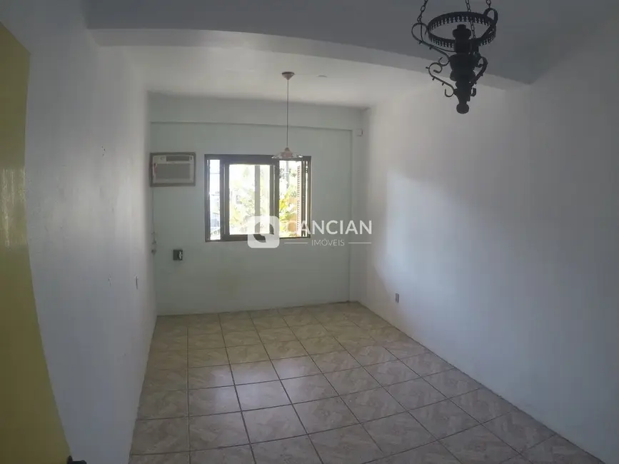 Casa com 3 quartos à venda, 195m2 em Nossa Senhora do Rosário, Santa Maria - RS - imagem 5 Foto 5 de Casa com 3 quartos à venda, 195m2 em Nossa Senhora do Rosário, Santa Maria - RS