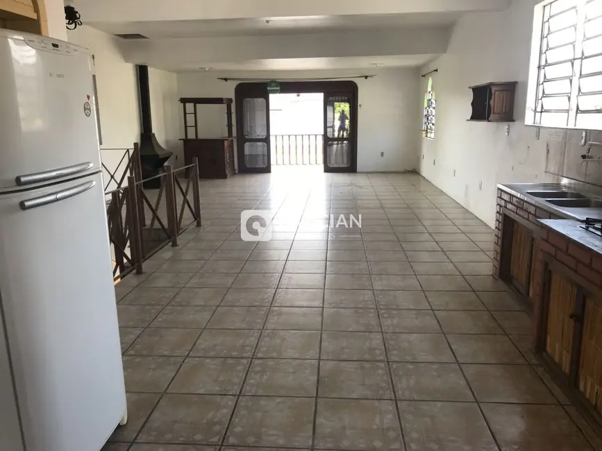 Casa com 3 quartos à venda, 195m2 em Nossa Senhora do Rosário, Santa Maria - RS - imagem 7 Foto 7 de Casa com 3 quartos à venda, 195m2 em Nossa Senhora do Rosário, Santa Maria - RS