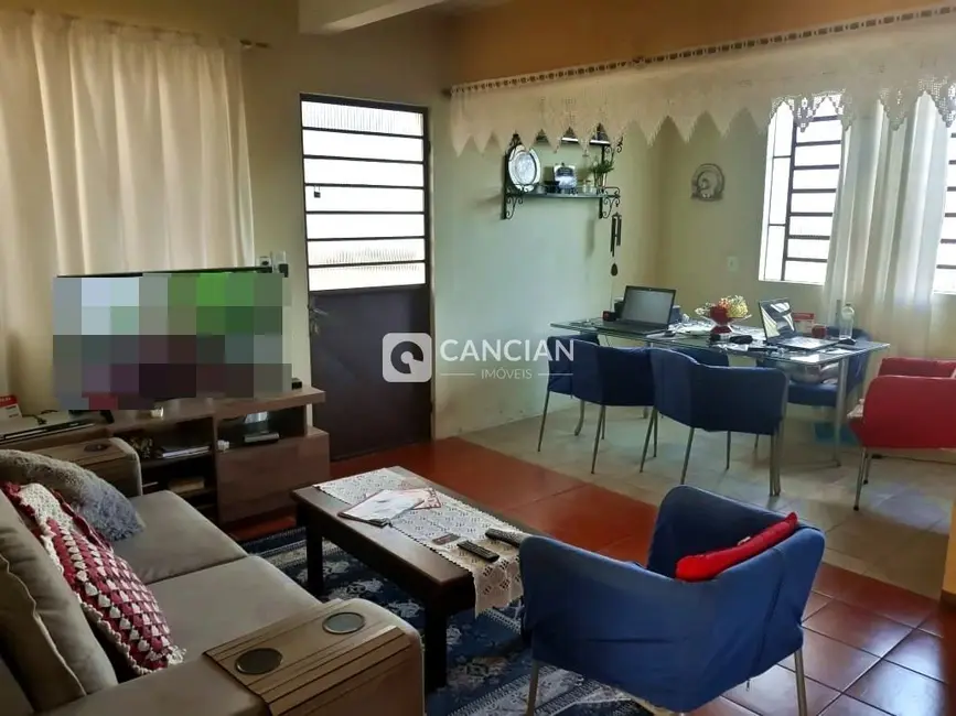 Casa com 3 quartos à venda, 185m2 em Camobi, Santa Maria - RS - imagem 3 Foto 3 de Casa com 3 quartos à venda, 185m2 em Camobi, Santa Maria - RS