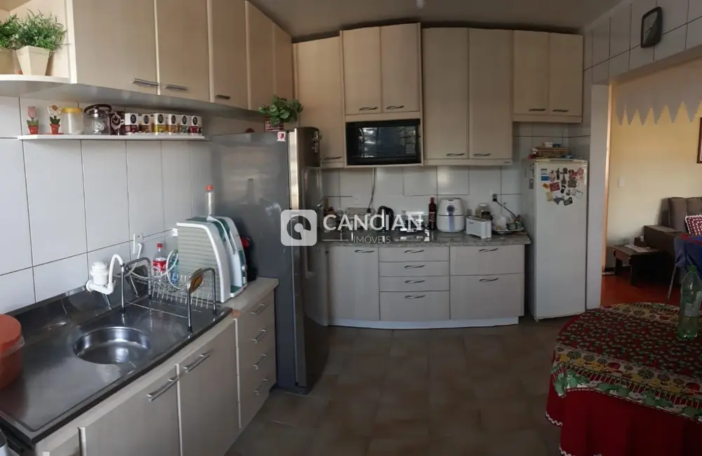 Casa com 3 quartos à venda, 185m2 em Camobi, Santa Maria - RS - imagem 4 Foto 4 de Casa com 3 quartos à venda, 185m2 em Camobi, Santa Maria - RS