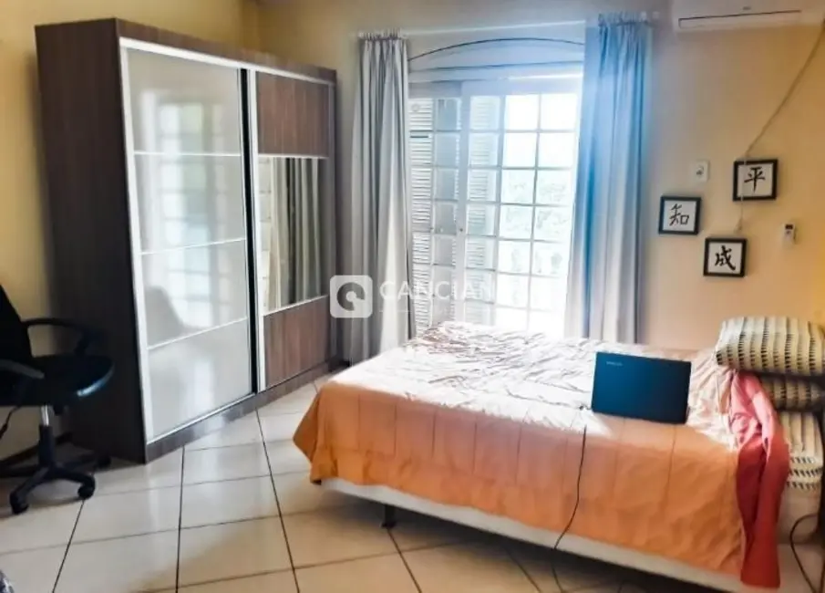 Foto 7 de Casa com 4 quartos à venda, 223m2 em Salgado Filho, Santa Maria - RS