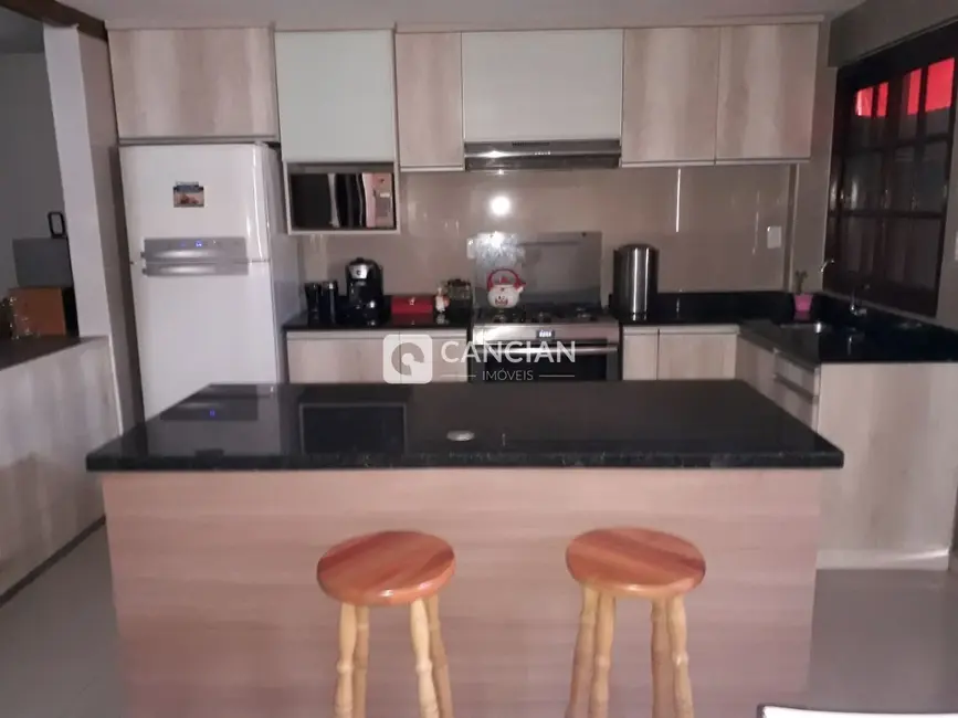 Casa com 3 quartos à venda, 210m2 em Nossa Senhora do Rosário, Santa Maria - RS - imagem 6 Foto 6 de Casa com 3 quartos à venda, 210m2 em Nossa Senhora do Rosário, Santa Maria - RS