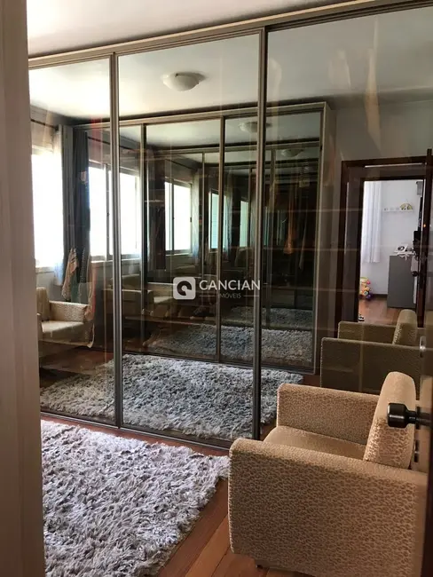 Casa com 4 quartos à venda, 619m2 em Nossa Senhora Medianeira, Santa Maria - RS - imagem 9 Foto 9 de Casa com 4 quartos à venda, 619m2 em Nossa Senhora Medianeira, Santa Maria - RS