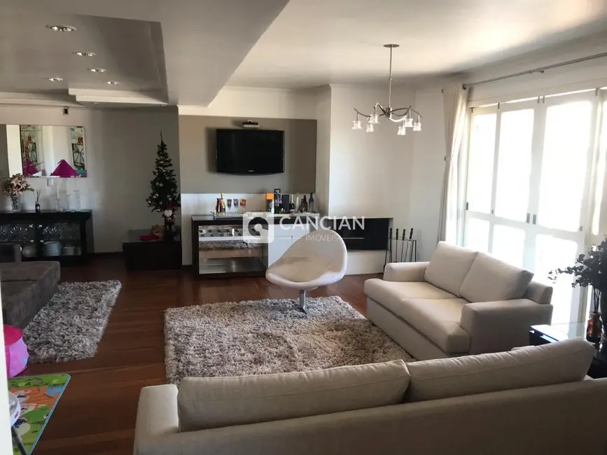 Casa com 4 quartos à venda, 619m2 em Nossa Senhora Medianeira, Santa Maria - RS - imagem 3 Foto 3 de Casa com 4 quartos à venda, 619m2 em Nossa Senhora Medianeira, Santa Maria - RS