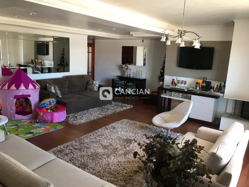 Casa com 4 quartos à venda, 619m2 em Nossa Senhora Medianeira, Santa Maria - RS - imagem 4 Foto 4 de Casa com 4 quartos à venda, 619m2 em Nossa Senhora Medianeira, Santa Maria - RS