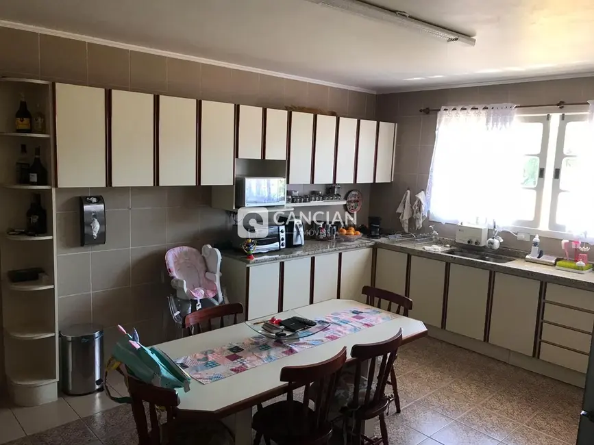Casa com 4 quartos à venda, 619m2 em Nossa Senhora Medianeira, Santa Maria - RS - imagem 6 Foto 6 de Casa com 4 quartos à venda, 619m2 em Nossa Senhora Medianeira, Santa Maria - RS