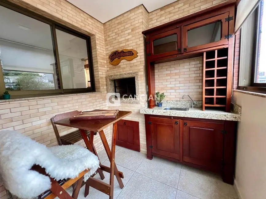 Foto 9 de Apartamento com 3 quartos à venda, 130m2 em Nossa Senhora de Lourdes, Santa Maria - RS