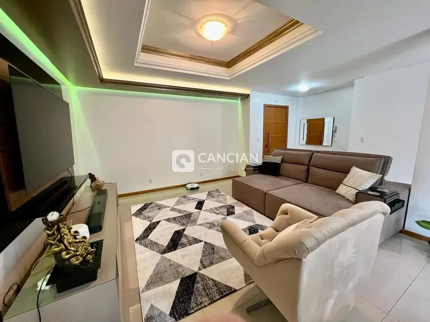 Foto 5 de Apartamento com 3 quartos à venda, 130m2 em Nossa Senhora de Lourdes, Santa Maria - RS