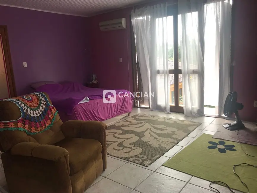 Casa com 4 quartos à venda, 270m2 em Duque de Caxias, Santa Maria - RS - imagem 5 Foto 5 de Casa com 4 quartos à venda, 270m2 em Duque de Caxias, Santa Maria - RS