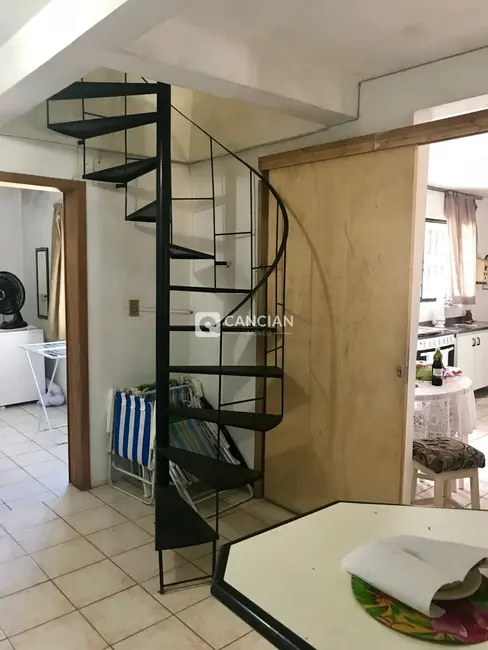 Casa com 4 quartos à venda, 200m2 em Tancredo Neves, Santa Maria - RS - imagem 8 Foto 8 de Casa com 4 quartos à venda, 200m2 em Tancredo Neves, Santa Maria - RS