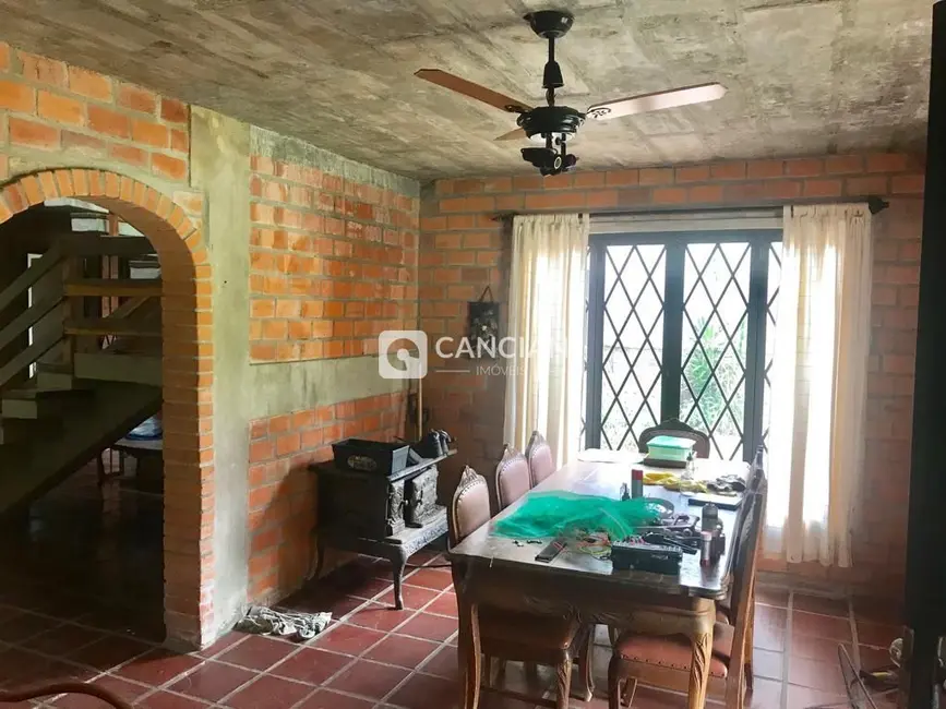 Casa com 6 quartos à venda, 341m2 em Chácara das Flores, Santa Maria - RS - imagem 3 Foto 3 de Casa com 6 quartos à venda, 341m2 em Chácara das Flores, Santa Maria - RS