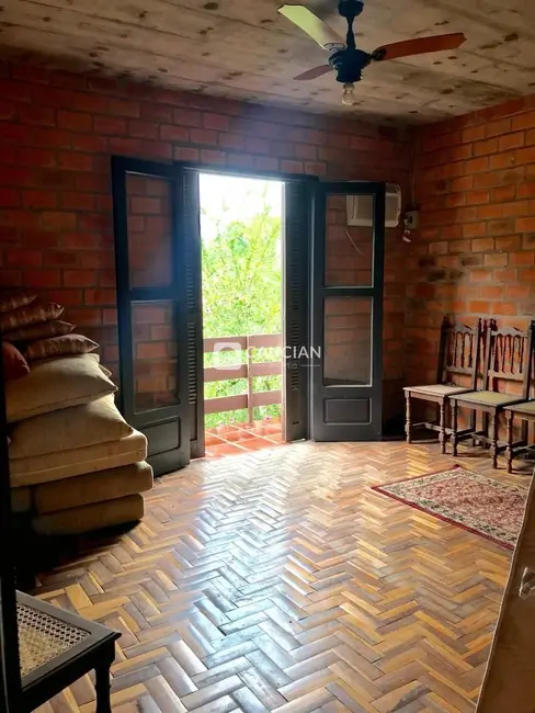 Casa com 6 quartos à venda, 341m2 em Chácara das Flores, Santa Maria - RS - imagem 6 Foto 6 de Casa com 6 quartos à venda, 341m2 em Chácara das Flores, Santa Maria - RS