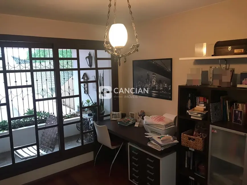 Casa com 4 quartos à venda, 345m2 em Camobi, Santa Maria - RS - imagem 6 Foto 6 de Casa com 4 quartos à venda, 345m2 em Camobi, Santa Maria - RS