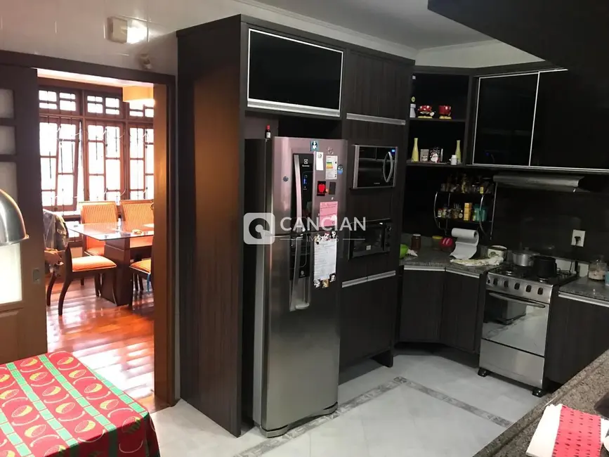 Casa com 4 quartos à venda, 345m2 em Camobi, Santa Maria - RS - imagem 4 Foto 4 de Casa com 4 quartos à venda, 345m2 em Camobi, Santa Maria - RS