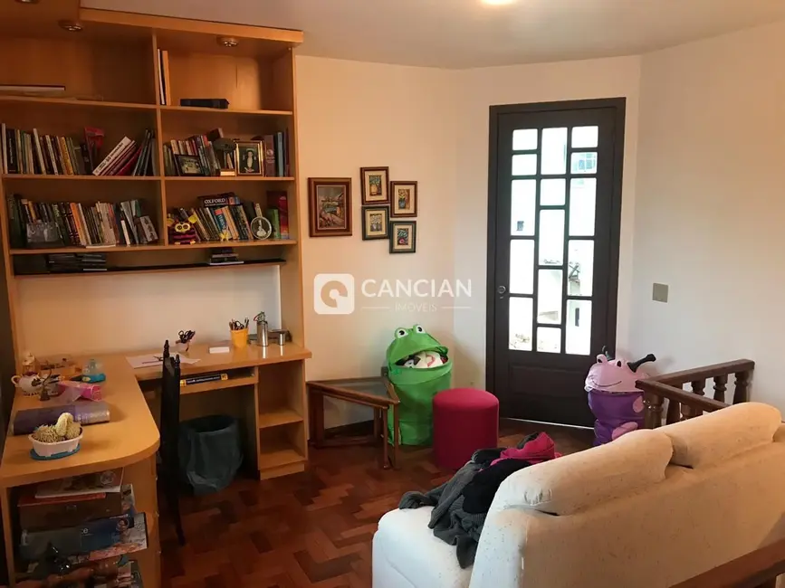 Casa com 4 quartos à venda, 345m2 em Camobi, Santa Maria - RS - imagem 3 Foto 3 de Casa com 4 quartos à venda, 345m2 em Camobi, Santa Maria - RS