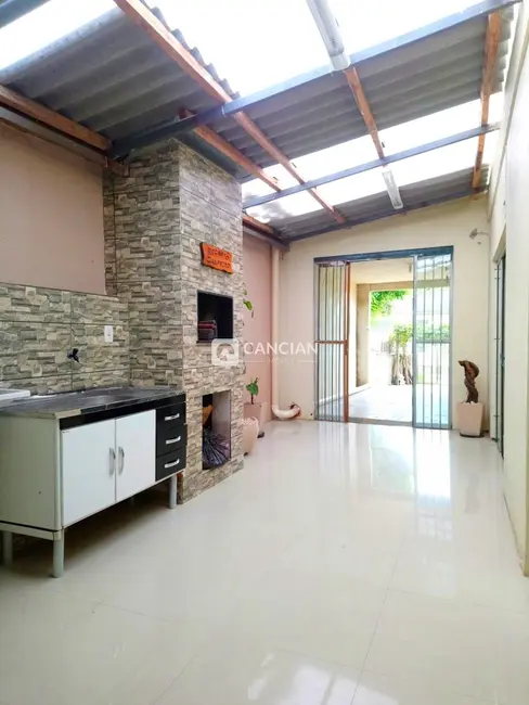 Casa com 3 quartos à venda, 160m2 em Urlândia, Santa Maria - RS - imagem 7 Foto 7 de Casa com 3 quartos à venda, 160m2 em Urlândia, Santa Maria - RS