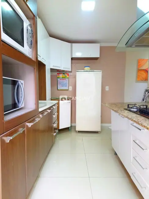 Casa com 3 quartos à venda, 160m2 em Urlândia, Santa Maria - RS - imagem 6 Foto 6 de Casa com 3 quartos à venda, 160m2 em Urlândia, Santa Maria - RS