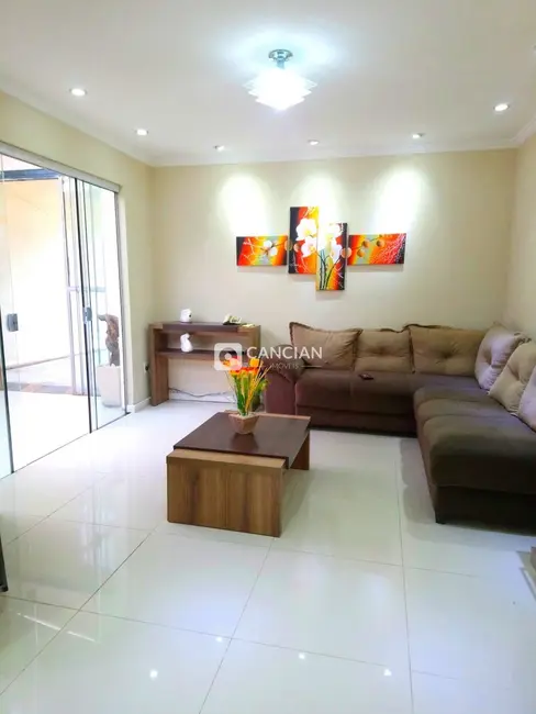 Casa com 3 quartos à venda, 160m2 em Urlândia, Santa Maria - RS - imagem 3 Foto 3 de Casa com 3 quartos à venda, 160m2 em Urlândia, Santa Maria - RS