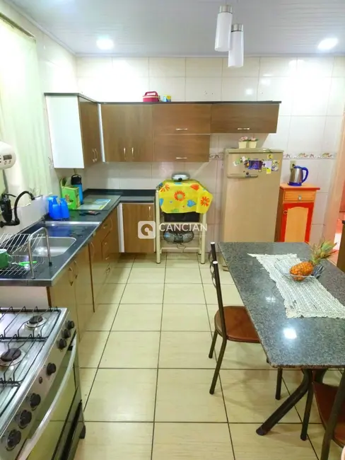 Casa com 3 quartos à venda, 160m2 em Urlândia, Santa Maria - RS - imagem 3 Foto 3 de Casa com 3 quartos à venda, 160m2 em Urlândia, Santa Maria - RS