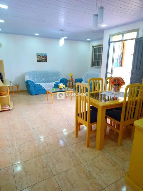 Foto 2 de Casa com 3 quartos à venda, 160m2 em Urlândia, Santa Maria - RS