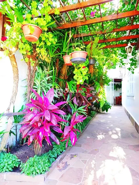 Casa com 3 quartos à venda, 241m2 em Nossa Senhora do Rosário, Santa Maria - RS - imagem 3 Foto 3 de Casa com 3 quartos à venda, 241m2 em Nossa Senhora do Rosário, Santa Maria - RS