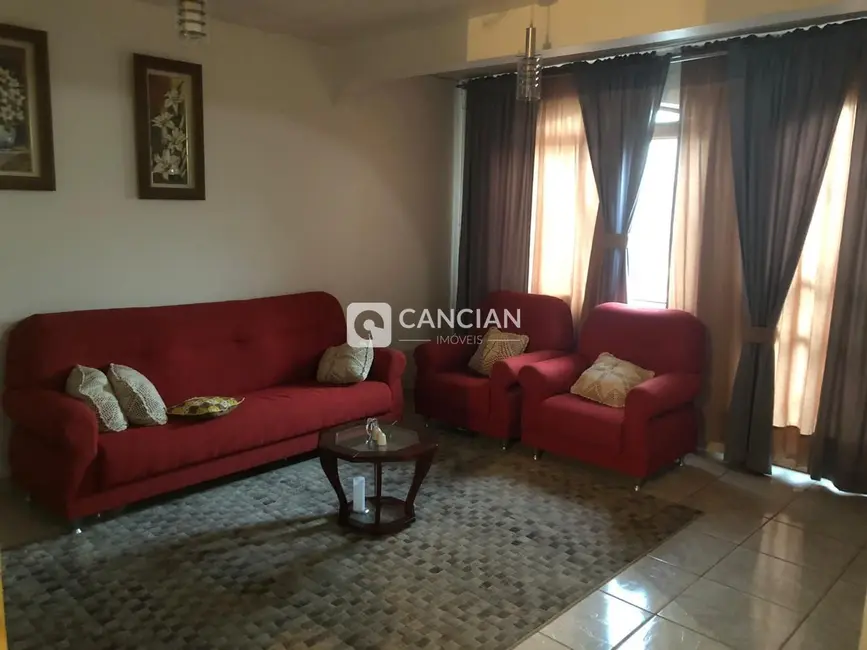 Foto 2 de Casa com 5 quartos à venda, 320m2 em Nossa Senhora de Lourdes, Santa Maria - RS