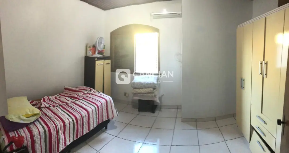 Casa com 5 quartos à venda, 320m2 em Nossa Senhora de Lourdes, Santa Maria - RS - imagem 8 Foto 8 de Casa com 5 quartos à venda, 320m2 em Nossa Senhora de Lourdes, Santa Maria - RS
