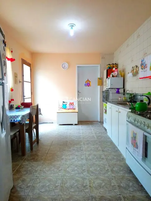 Casa com 3 quartos à venda, 370m2 em Nossa Senhora Medianeira, Santa Maria - RS - imagem 5 Foto 5 de Casa com 3 quartos à venda, 370m2 em Nossa Senhora Medianeira, Santa Maria - RS