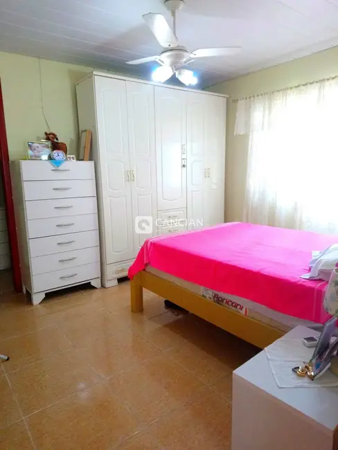 Casa com 3 quartos à venda, 370m2 em Nossa Senhora Medianeira, Santa Maria - RS - imagem 6 Foto 6 de Casa com 3 quartos à venda, 370m2 em Nossa Senhora Medianeira, Santa Maria - RS