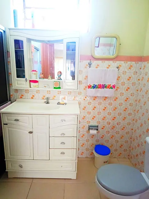 Casa com 3 quartos à venda, 370m2 em Nossa Senhora Medianeira, Santa Maria - RS - imagem 9 Foto 9 de Casa com 3 quartos à venda, 370m2 em Nossa Senhora Medianeira, Santa Maria - RS