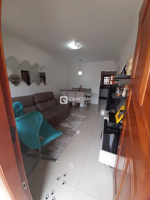 Casa com 2 quartos à venda, 100m2 em Nossa Senhora do Rosário, Santa Maria - RS - imagem 3 Foto 3 de Casa com 2 quartos à venda, 100m2 em Nossa Senhora do Rosário, Santa Maria - RS