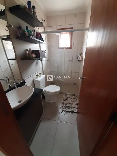 Casa com 2 quartos à venda, 100m2 em Nossa Senhora do Rosário, Santa Maria - RS - imagem 6 Foto 6 de Casa com 2 quartos à venda, 100m2 em Nossa Senhora do Rosário, Santa Maria - RS